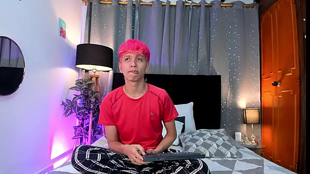 Snapshot of Brian-Ausslos chatting on 03-08-25, 04:45 Brian-Ausslos online show from 03-08-25, 04:45