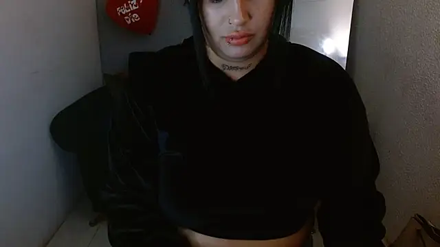 Snapshot of brittanysexhot chatting on 02-24-25, 02:48 brittanysexhot online show from 02-24-25, 02:48