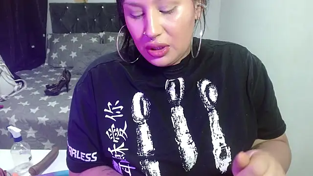 Snapshot of brittanysexhot chatting on 10-22-25, 07:46 brittanysexhot online show from 10-22-25, 07:46