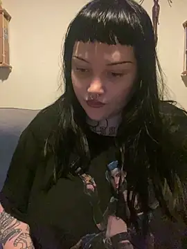 Gothicsiren online show from 01-06-25, 05:19