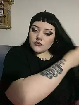 Gothicsiren online show from 01-20-25, 06:21