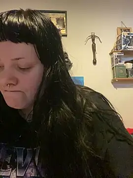 Gothicsiren online show from 02-19-25, 10:34