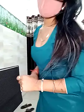 Snapshot of Best-Couple chatting on 01-14-25, 04:50 Best-Couple online show from 01-14-25, 04:50