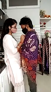 Snapshot of Best-Couple chatting on 01-15-25, 10:27 Best-Couple online show from 01-15-25, 10:27