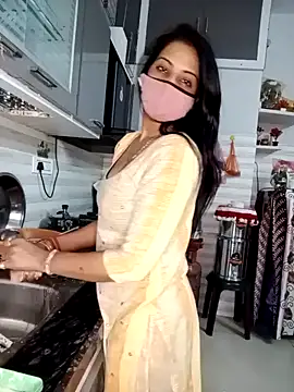 Snapshot of Best-Couple chatting on 01-16-25, 10:42 Best-Couple online show from 01-16-25, 10:42