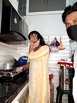 Snapshot of Best-Couple chatting on 01-22-25, 10:40 Best-Couple online show from 01-22-25, 10:40