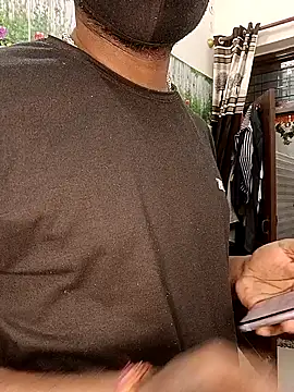 Snapshot of Best-Couple chatting on 01-28-25, 11:17 Best-Couple online show from 01-28-25, 11:17