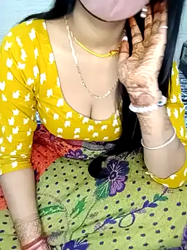 Snapshot of Best-Couple chatting on 02-04-25, 04:15 Best-Couple online show from 02-04-25, 04:15