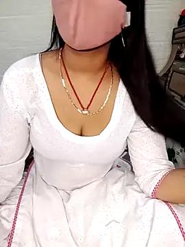 Snapshot of Best-Couple chatting on 02-05-25, 12:17 Best-Couple online show from 02-05-25, 12:17