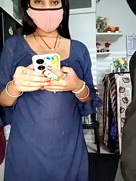 Snapshot of Best-Couple chatting on 02-10-25, 09:58 Best-Couple online show from 02-10-25, 09:58