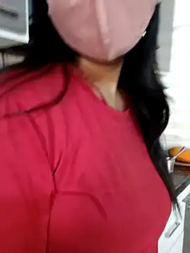 Snapshot of Best-Couple chatting on 02-18-25, 06:04 Best-Couple online show from 02-18-25, 06:04