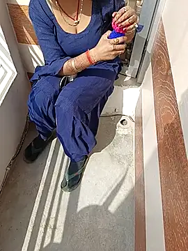 Snapshot of Best-Couple chatting on 03-03-25, 08:49 Best-Couple online show from 03-03-25, 08:49