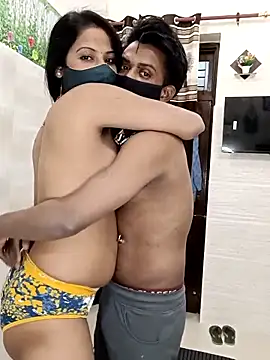 Snapshot of Best-Couple chatting on 03-06-25, 11:58 Best-Couple online show from 03-06-25, 11:58