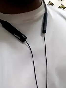 Snapshot of Best-Couple chatting on 03-10-25, 01:10 Best-Couple online show from 03-10-25, 01:10