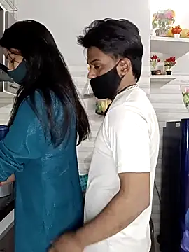 Snapshot of Best-Couple chatting on 03-12-25, 05:46 Best-Couple online show from 03-12-25, 05:46