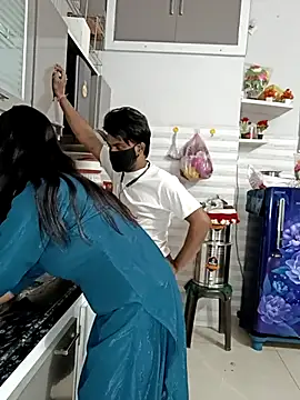 Snapshot of Best-Couple chatting on 03-18-25, 09:20 Best-Couple online show from 03-18-25, 09:20