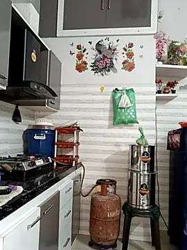 Snapshot of Best-Couple chatting on 09-13-25, 04:45 Best-Couple online show from 09-13-25, 04:45