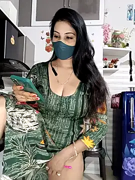 Snapshot of Best-Couple chatting on 09-16-25, 04:13 Best-Couple online show from 09-16-25, 04:13