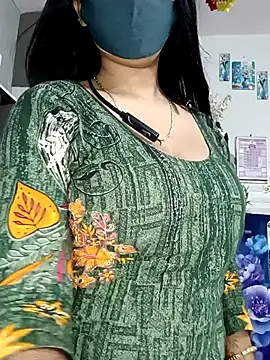 Snapshot of Best-Couple chatting on 09-23-25, 02:58 Best-Couple online show from 09-23-25, 02:58