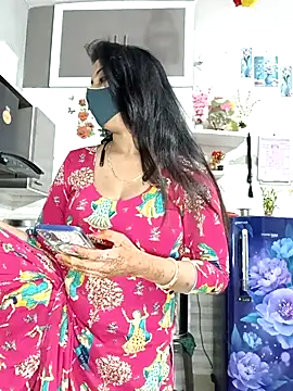 Snapshot of Best-Couple chatting on 10-01-25, 04:51 Best-Couple online show from 10-01-25, 04:51