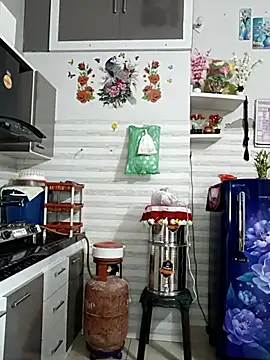 Snapshot of Best-Couple chatting on 10-15-25, 02:44 Best-Couple online show from 10-15-25, 02:44