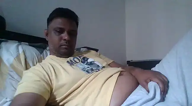 Snapshot of jemes21in chatting on 03-18-25, 03:20 jemes21in online show from 03-18-25, 03:20