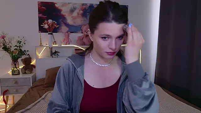 Nellie Medina online show from 04-25-26, 02:47