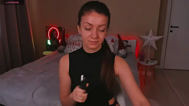 Snapshot of Ariel__BlackSea chatting on 01-09-25, 08:24 Ariel BlackSea online show from 01-09-25, 08:24