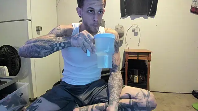 Snapshot of JamesMichael88 chatting on 03-17-25, 02:45 JamesMichael88 online show from 03-17-25, 02:45