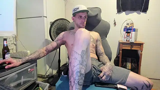 Snapshot of JamesMichael88 chatting on 03-17-25, 08:51 JamesMichael88 online show from 03-17-25, 08:51