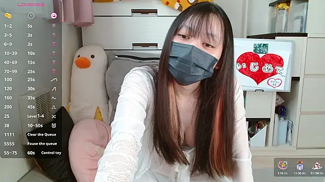 Snapshot of pipimi_khaos chatting on 10-29-25, 11:17 pipimi khaos online show from 10-29-25, 11:17