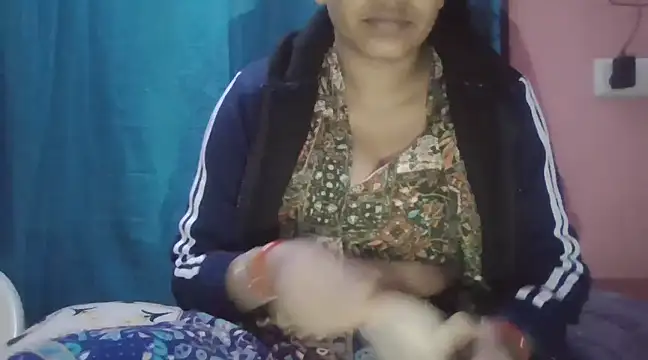 Snapshot of Hot-shanvi chatting on 02-27-25, 04:32 Hot-shanvi online show from 02-27-25, 04:32