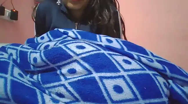 Snapshot of Hot-shanvi chatting on 03-05-25, 08:32 Hot-shanvi online show from 03-05-25, 08:32