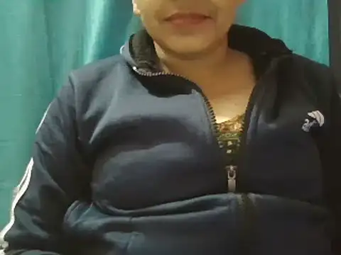 Snapshot of Hot-shanvi chatting on 03-06-25, 02:51 Hot-shanvi online show from 03-06-25, 02:51