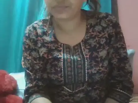 Snapshot of Hot-shanvi chatting on 03-08-25, 10:02 Hot-shanvi online show from 03-08-25, 10:02