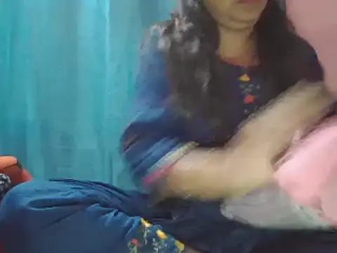 Snapshot of Hot-shanvi chatting on 03-19-25, 11:50 Hot-shanvi online show from 03-19-25, 11:50