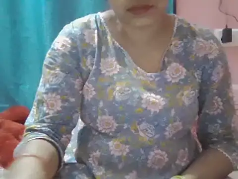 Snapshot of Hot-shanvi chatting on 03-20-25, 09:35 Hot-shanvi online show from 03-20-25, 09:35