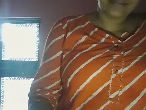 Snapshot of Hot-shanvi chatting on 09-18-25, 03:19 Hot-shanvi online show from 09-18-25, 03:19