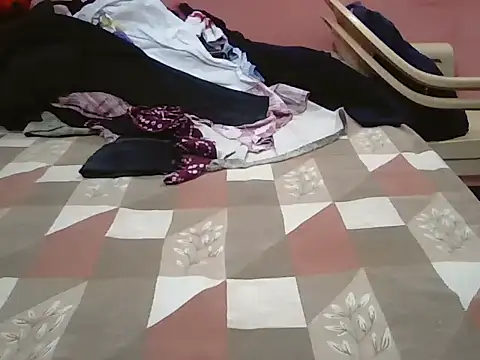 Snapshot of Hot-shanvi chatting on 10-10-25, 12:15 Hot-shanvi online show from 10-10-25, 12:15