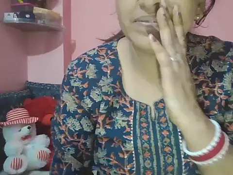 Snapshot of Hot-shanvi chatting on 10-18-25, 01:41 Hot-shanvi online show from 10-18-25, 01:41