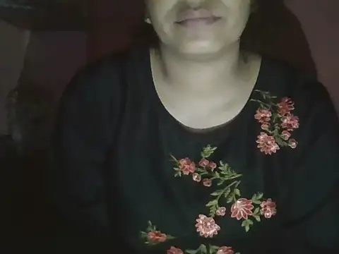 Snapshot of Hot-shanvi chatting on 10-26-25, 12:38 Hot-shanvi online show from 10-26-25, 12:38