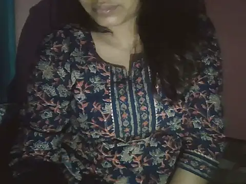 Snapshot of Hot-shanvi chatting on 10-28-25, 11:18 Hot-shanvi online show from 10-28-25, 11:18