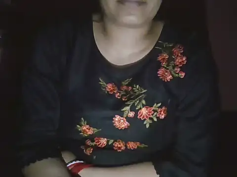 Snapshot of Hot-shanvi chatting on 10-30-25, 04:30 Hot-shanvi online show from 10-30-25, 04:30