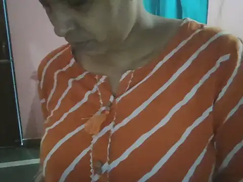 Snapshot of Hot-shanvi chatting on 11-07-25, 02:33 Hot-shanvi online show from 11-07-25, 02:33