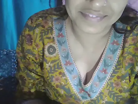 Snapshot of Hot-shanvi chatting on 11-07-25, 03:45 Hot-shanvi online show from 11-07-25, 03:45