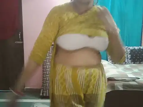 Snapshot of Hot-shanvi chatting on 11-20-25, 03:39 Hot-shanvi online show from 11-20-25, 03:39