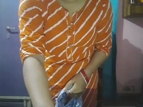 Snapshot of Hot-shanvi chatting on 11-22-25, 03:05 Hot-shanvi online show from 11-22-25, 03:05