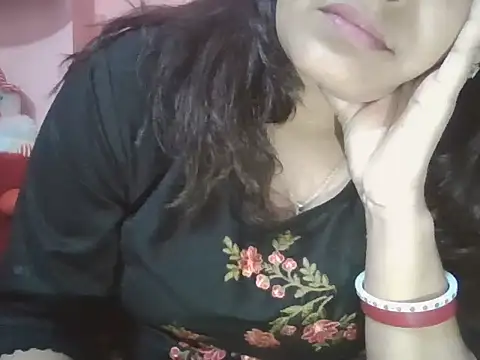 Snapshot of Hot-shanvi chatting on 11-28-25, 05:21 Hot-shanvi online show from 11-28-25, 05:21