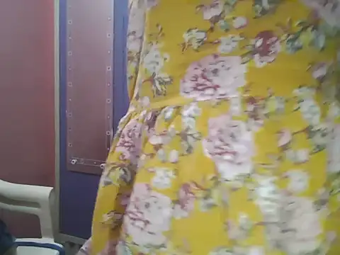 Snapshot of Hot-shanvi chatting on 12-03-25, 06:28 Hot-shanvi online show from 12-03-25, 06:28