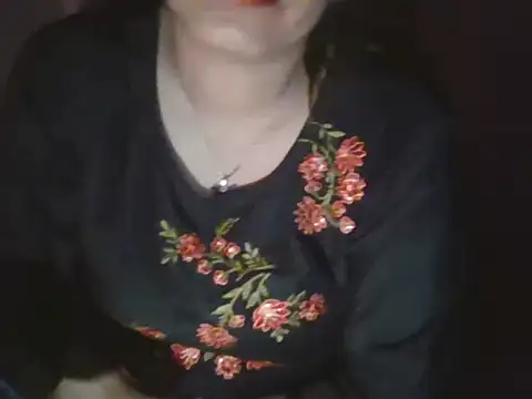 Snapshot of Hot-shanvi chatting on 12-13-25, 11:43 Hot-shanvi online show from 12-13-25, 11:43